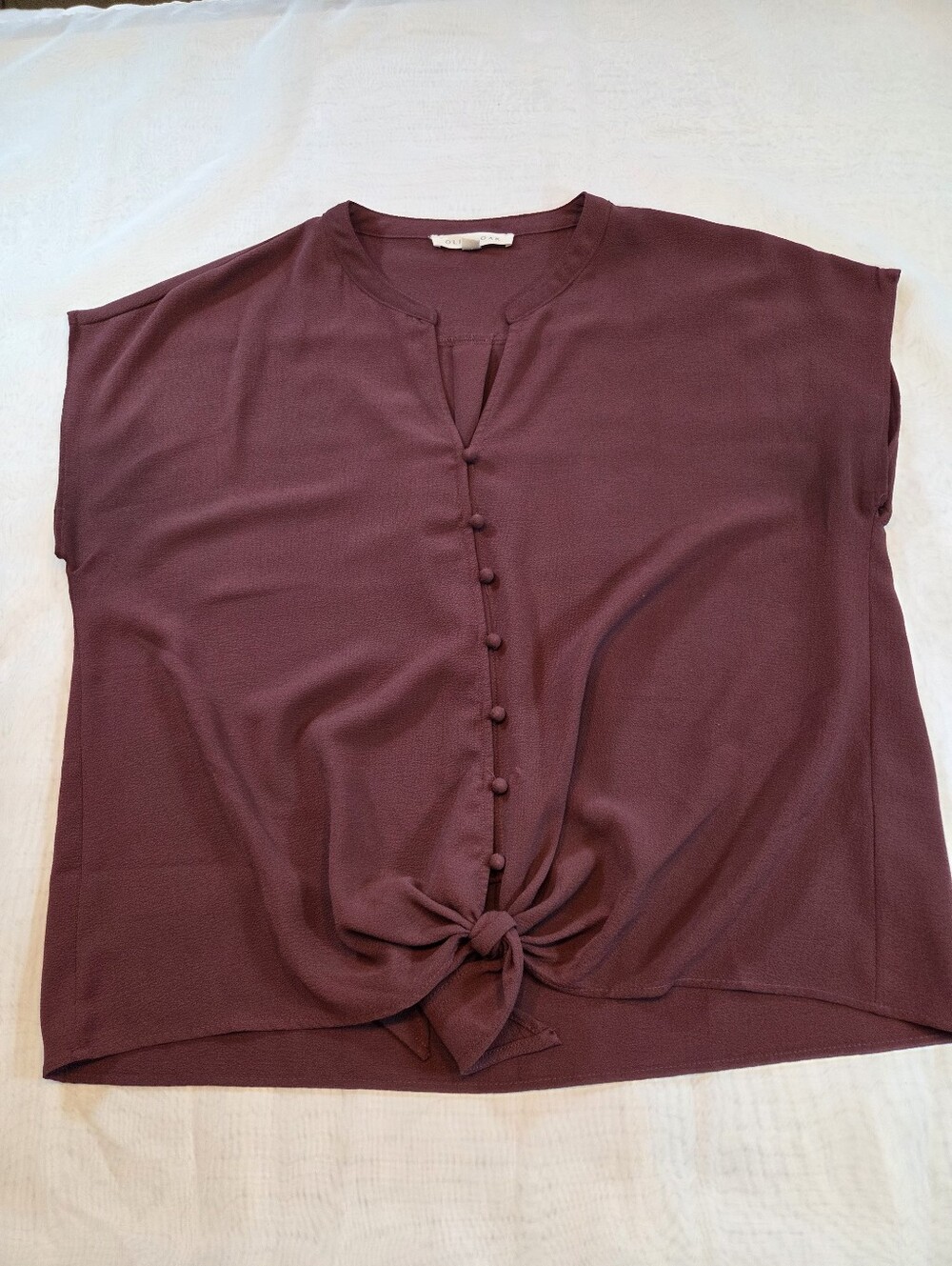 Olive & Oak Knot-Front Blouse in Plum